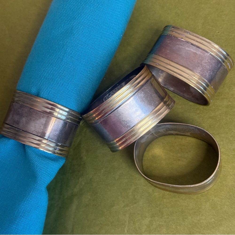 Vintage two tone Brass Napkin Rings set - Picture 2 of 4